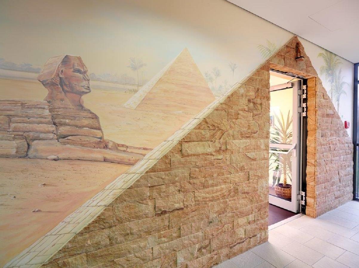 Отель Pyramide