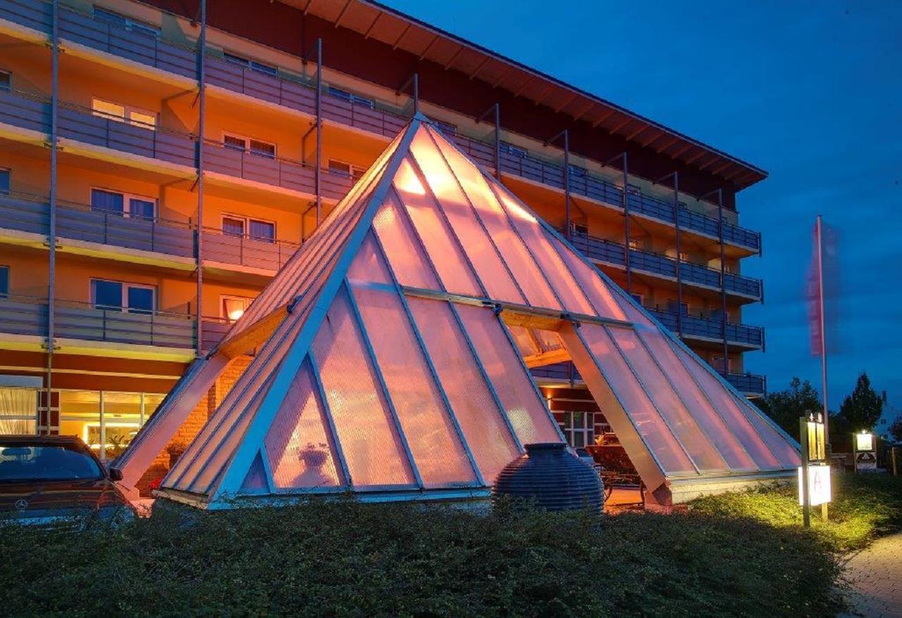 Pyramide Отель 4*